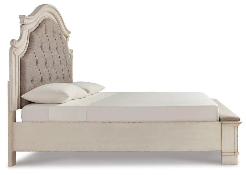 Realyn Upholstered Bedroom Set
